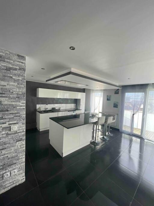 Grand Appartement Avec Vue Magnifique - Vercors - Une Experience Unique - Wifi Gratuit Grenoble Bagian luar foto