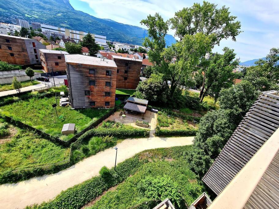 Grand Appartement Avec Vue Magnifique - Vercors - Une Experience Unique - Wifi Gratuit Grenoble Bagian luar foto