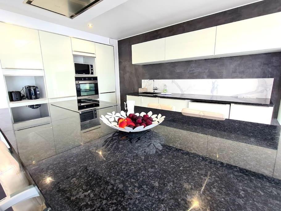 Grand Appartement Avec Vue Magnifique - Vercors - Une Experience Unique - Wifi Gratuit Grenoble Bagian luar foto